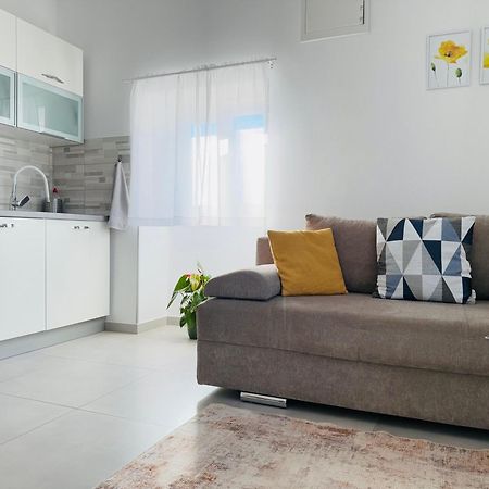 Apartment Erika - For 2 Near The Beach Póla Kültér fotó